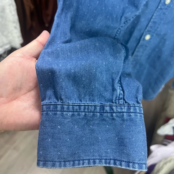 !SOLD! GAP Denim Blue Casual Button Down Shirt size Small Long Sleeves Cotton - Picture 4 of 8